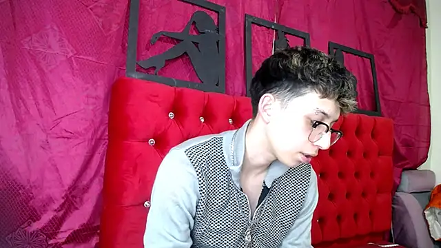  Thomas hot  online show from 03-23-25, 04:27