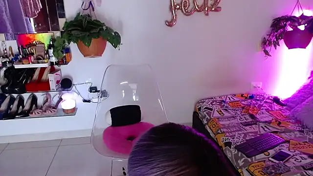 Laveneno ortiz07 online show from 11-18-25, 11:15