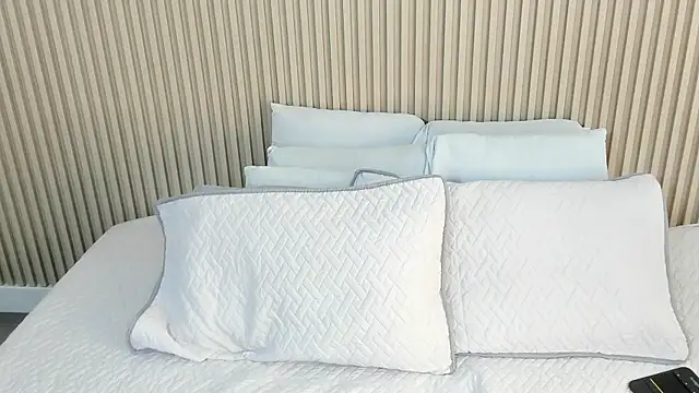 charlottebrowns  online show from 12-16-25, 01:05