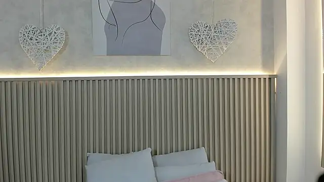 charlottebrowns  online show from 04-23-26, 12:15