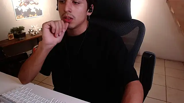 Snapshot of Thieves9 chatting on 02-12-26, 05:13 Thieves9 online show from 02-12-26, 05:13