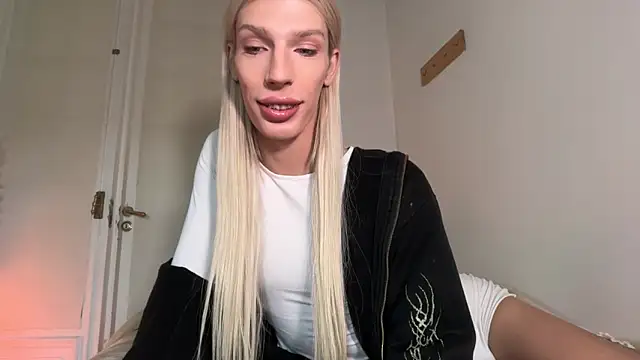 AliceSnowCatt online show from 05-08-26, 01:38
