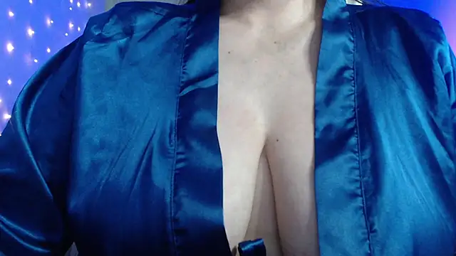 Snapshot of missdaniels chatting on 01-26-25, 03:38 missdaniels online show from 01-26-25, 03:38
