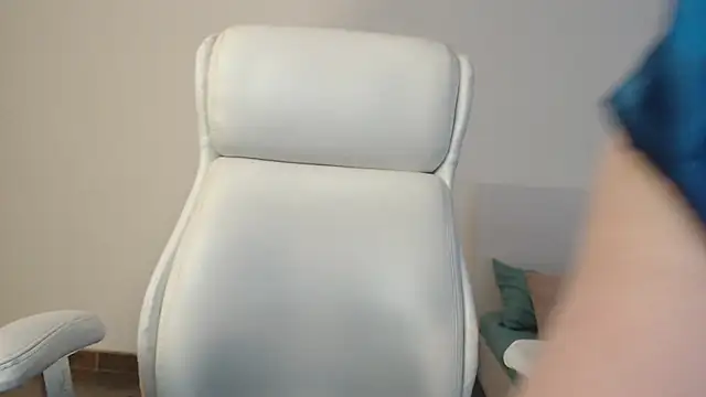 Snapshot of missdaniels chatting on 03-11-25, 04:18 missdaniels online show from 03-11-25, 04:18