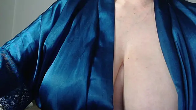 Snapshot of missdaniels chatting on 10-11-25, 02:11 missdaniels online show from 10-11-25, 02:11