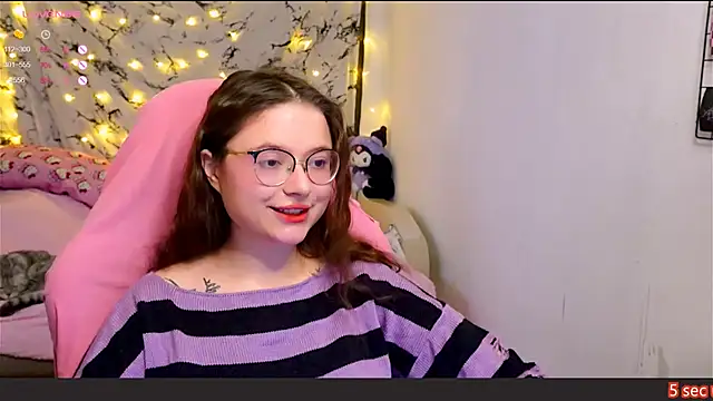 Snapshot of me__hanna chatting on 01-25-25, 12:17 me hanna online show from 01-25-25, 12:17