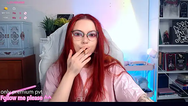 Snapshot of me__hanna chatting on 10-29-25, 09:05 me hanna online show from 10-29-25, 09:05