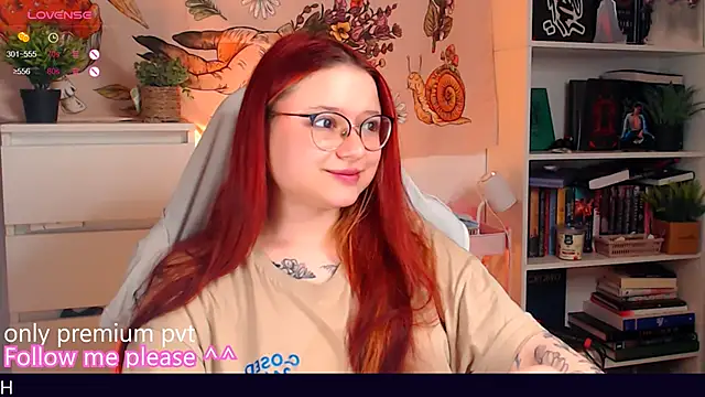 Snapshot of me__hanna chatting on 11-30-25, 01:31 me hanna online show from 11-30-25, 01:31