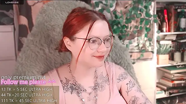 Snapshot of me__hanna chatting on 05-24-26, 05:34 me hanna online show from 05-24-26, 05:34