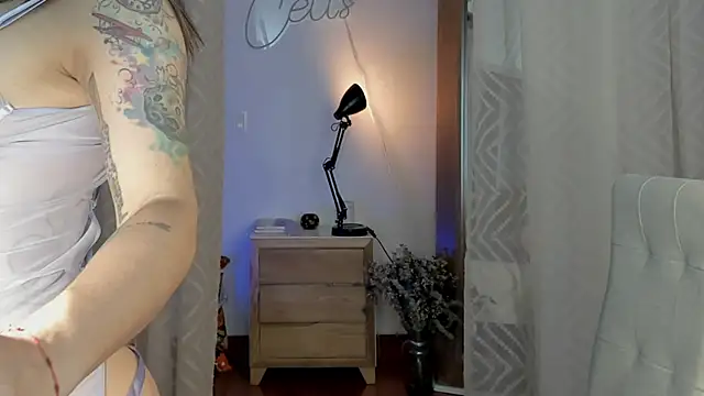 yandracelisofficial online show from 01-17-25, 03:23