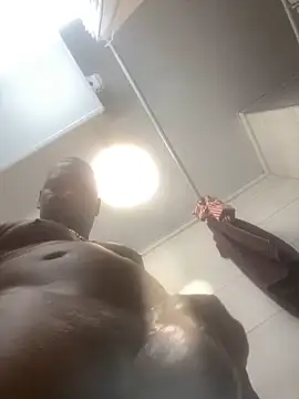 Snapshot of Elrubiolargo chatting on 12-26-24, 11:24 Elrubiolargo online show from 12-26-24, 11:24