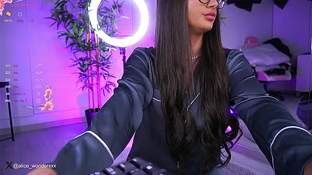 Snapshot of VanessaSimon chatting on 01-16-25, 06:14 VanessaSimon online show from 01-16-25, 06:14