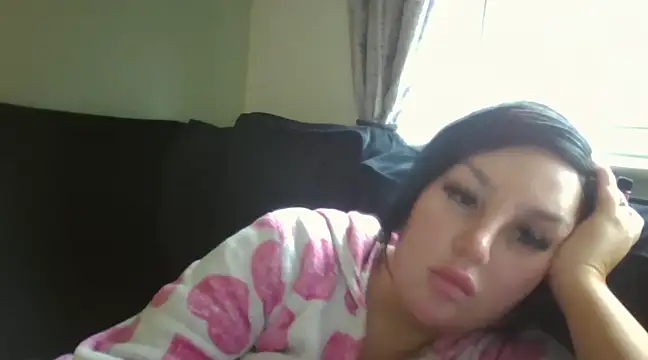 magical mia online show from 02-11-25, 02:57