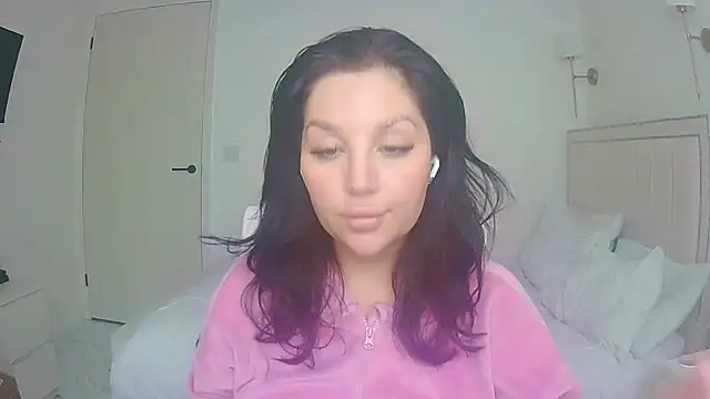 Snapshot of magical_mia chatting on 03-29-26, 01:00 magical mia online show from 03-29-26, 01:00