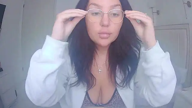 Snapshot of magical_mia chatting on 04-21-26, 10:21 magical mia online show from 04-21-26, 10:21