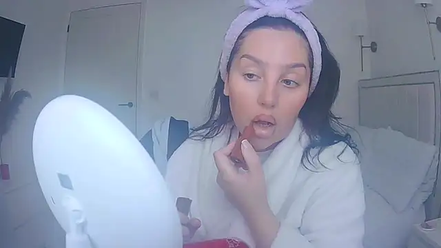 Snapshot of magical_mia chatting on 05-12-26, 09:50 magical mia online show from 05-12-26, 09:50