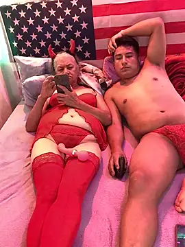 Snapshot of Grandma_Mature23 chatting on 03-07-25, 01:31 Grandma Mature23 online show from 03-07-25, 01:31