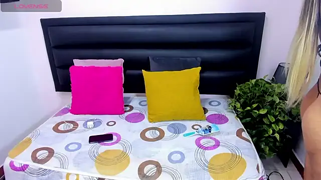 blonde girl01 online show from 03-07-25, 10:54