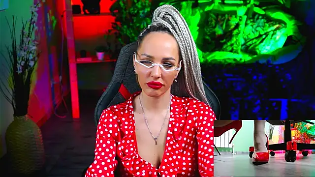 Snapshot of MonicaMaxwel chatting on 01-30-25, 12:16 MonicaMaxwel online show from 01-30-25, 12:16