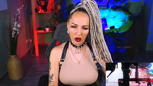 Snapshot of MonicaMaxwel chatting on 02-04-25, 11:16 MonicaMaxwel online show from 02-04-25, 11:16