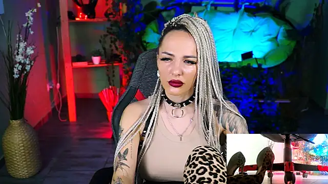 Snapshot of MonicaMaxwel chatting on 02-04-25, 02:21 MonicaMaxwel online show from 02-04-25, 02:21