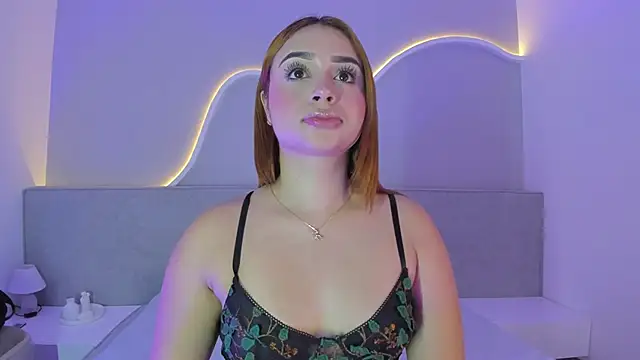 Snapshot of sophia_98 chatting on 06-20-26, 07:38 sophia 98 online show from 06-20-26, 07:38