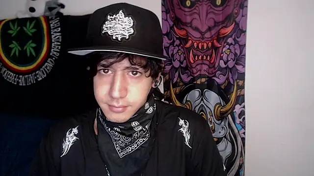 Snapshot of AndyBetti chatting on 04-09-26, 12:54 AndyBetti online show from 04-09-26, 12:54