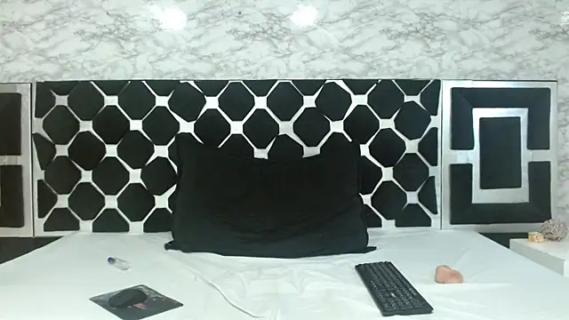 Snapshot of thiago19s chatting on 02-15-25, 09:37 thiago19s online show from 02-15-25, 09:37