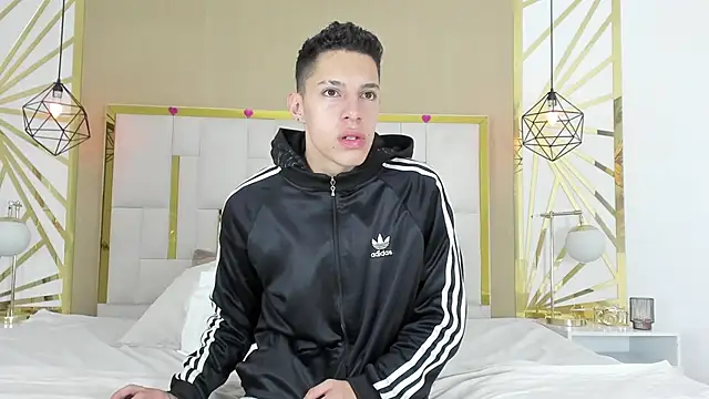 Snapshot of thiago19s chatting on 11-28-25, 07:05 thiago19s online show from 11-28-25, 07:05