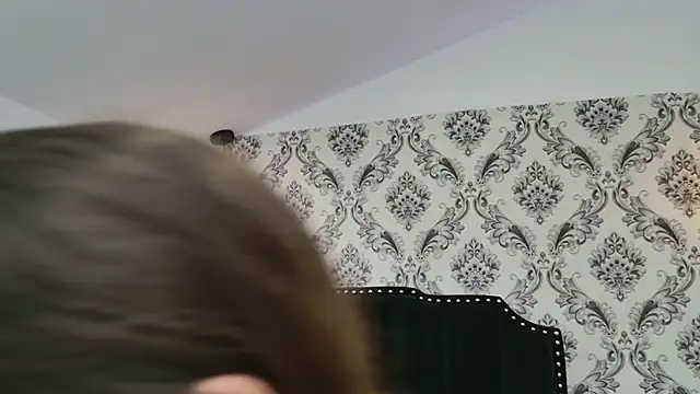 Snapshot of LexaDeRusso chatting on 10-13-25, 07:47 LexaDeRusso online show from 10-13-25, 07:47