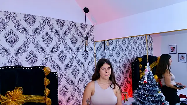 Snapshot of LexaDeRusso chatting on 12-15-25, 07:51 LexaDeRusso online show from 12-15-25, 07:51