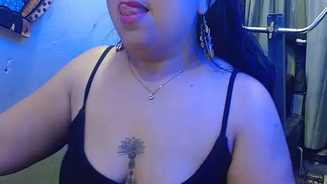 CanelaCollins online show from 04-19-26, 02:22