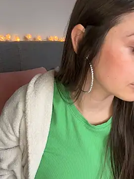 Snapshot of Loella-Rose chatting on 01-23-25, 11:37 Loella-Rose online show from 01-23-25, 11:37