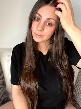 Snapshot of Loella-Rose chatting on 01-11-26, 01:38 Loella-Rose online show from 01-11-26, 01:38