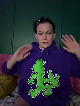 quinnmariexo online show from 04-21-26, 02:26