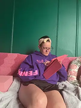 quinnmariexo online show from 04-21-26, 06:23