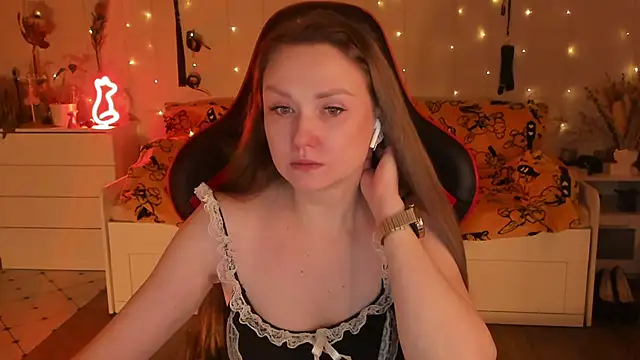 desperatehousewife   online show from 11-15-25, 05:42