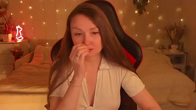 Snapshot of desperatehousewife__ chatting on 02-01-26, 06:39 desperatehousewife online show from 02-01-26, 06:39