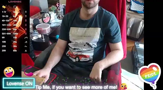 Snapshot of RealManHaveHairy chatting on 03-18-25, 09:31 RealManHaveHairy online show from 03-18-25, 09:31