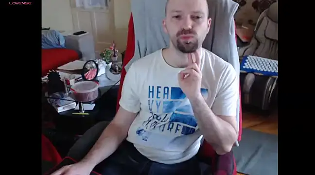 Snapshot of RealManHaveHairy chatting on 03-22-25, 02:47 RealManHaveHairy online show from 03-22-25, 02:47