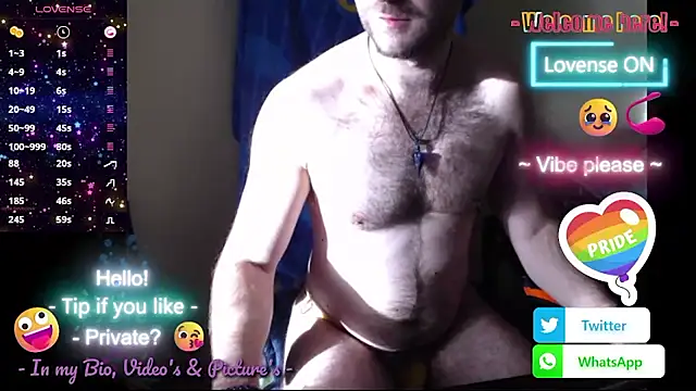 Snapshot of RealManHaveHairy chatting on 10-20-25, 06:47 RealManHaveHairy online show from 10-20-25, 06:47