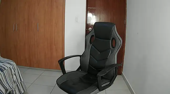 Snapshot of modexusparty1 chatting on 01-04-25, 01:53 modexusparty1 online show from 01-04-25, 01:53