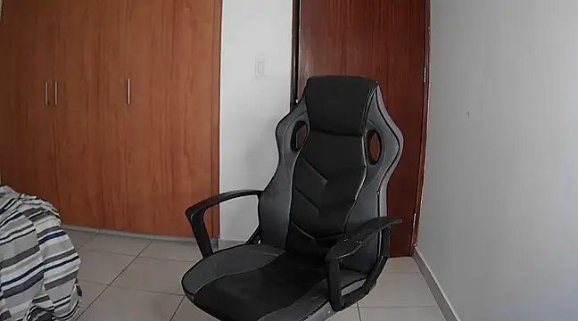 Snapshot of modexusparty1 chatting on 01-06-25, 08:07 modexusparty1 online show from 01-06-25, 08:07