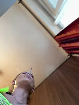 Hotmomcheckk  online show from 01-01-25, 11:16