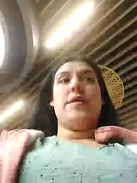 Snapshot of Sophie-hatter chatting on 12-17-24, 06:20 Sophie-hatter online show from 12-17-24, 06:20
