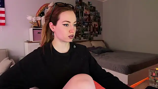 Snapshot of LinaWitch chatting on 03-18-26, 01:47 LinaWitch online show from 03-18-26, 01:47