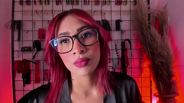 charrlotte quinn online show from 09-18-25, 09:17