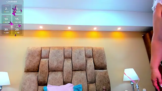 MiiaHot online show from 03-22-26, 05:49