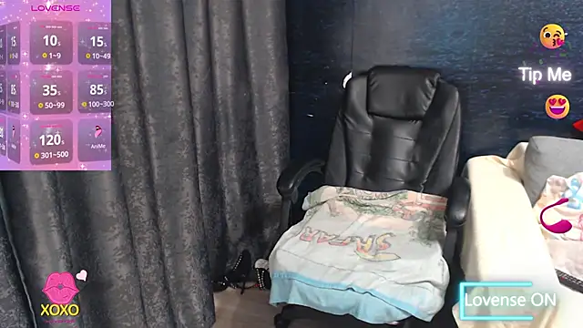 LadyAverrySquirt11 online show from 02-14-25, 07:07