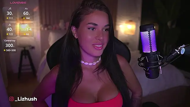 Snapshot of Lizhush_ chatting on 01-06-25, 06:52 Lizhush online show from 01-06-25, 06:52